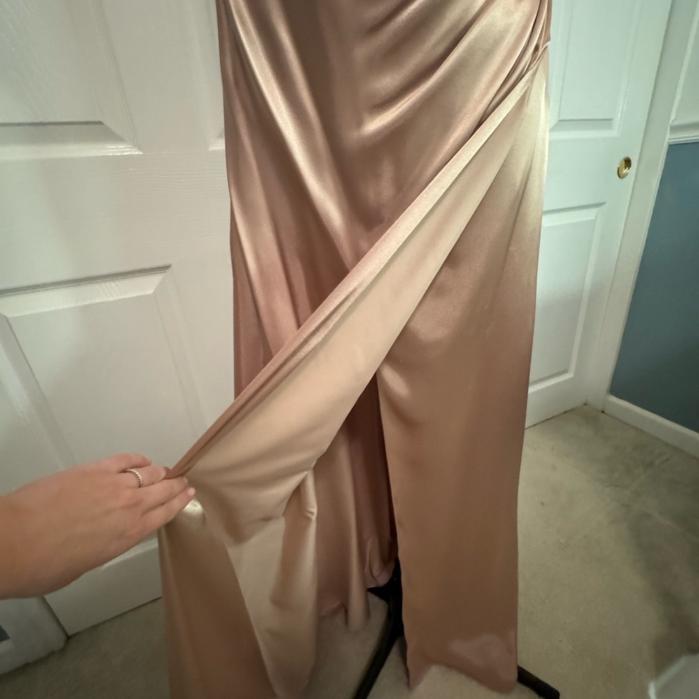 David's Bridal Galina Signature Charmeuse Draped One-Shoulder Dress - Picture 7 of 9